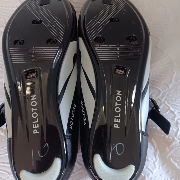 Peloton Cycling Shoes without Cleats Size 39 Unisex Womens 8.5 Mens 6.5 - Picture 10 of 12